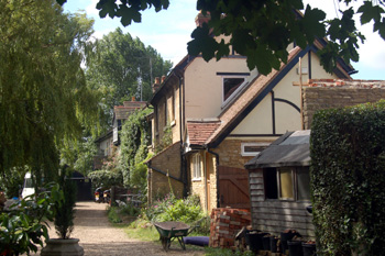 The old mill cottages at Harrold June 2008